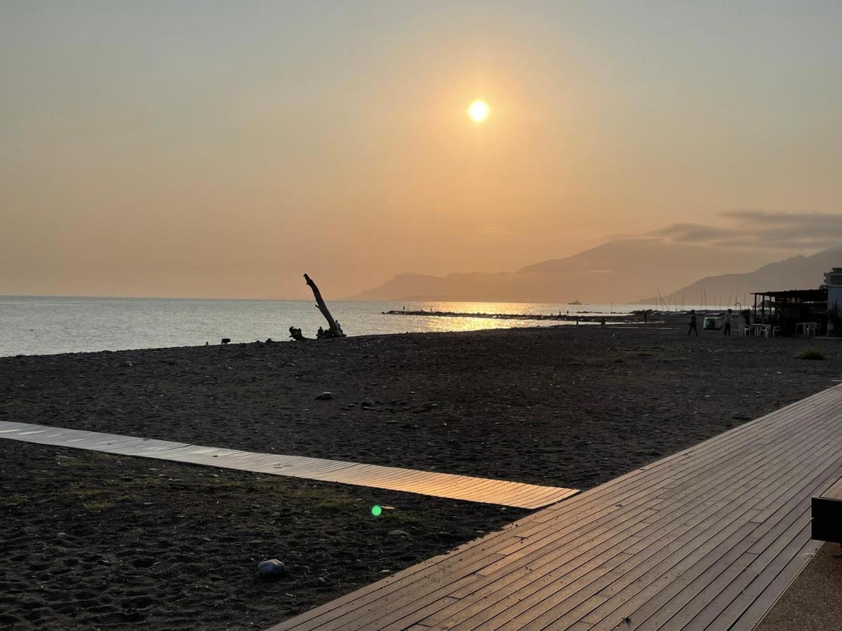 Appartamento Villa Rita A 100 M Dal Mare! วาลเลโครเซีย ภายนอก รูปภาพ
